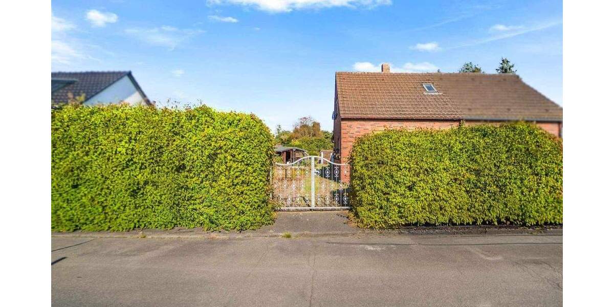 Baugrundstück mit Altbestand und Gartenteil in Vennhausen zimmer