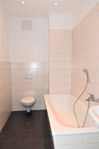 Etagenwohnung Stralsund Altstadt - 3 Zimmer, 91 m&sup2;, 950&euro; | Angebot:26902406