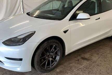 Tesla Model 3 60.000 km 24.450 &euro; Herges-Hallenberg 98587