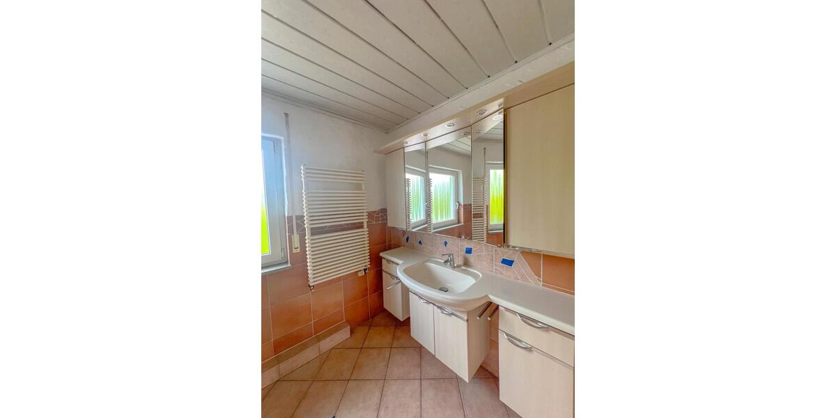 Reihenhaus Süßen - 7 Zimmer, 202 m&sup2;, 590.000&euro; | Angebot:26163656