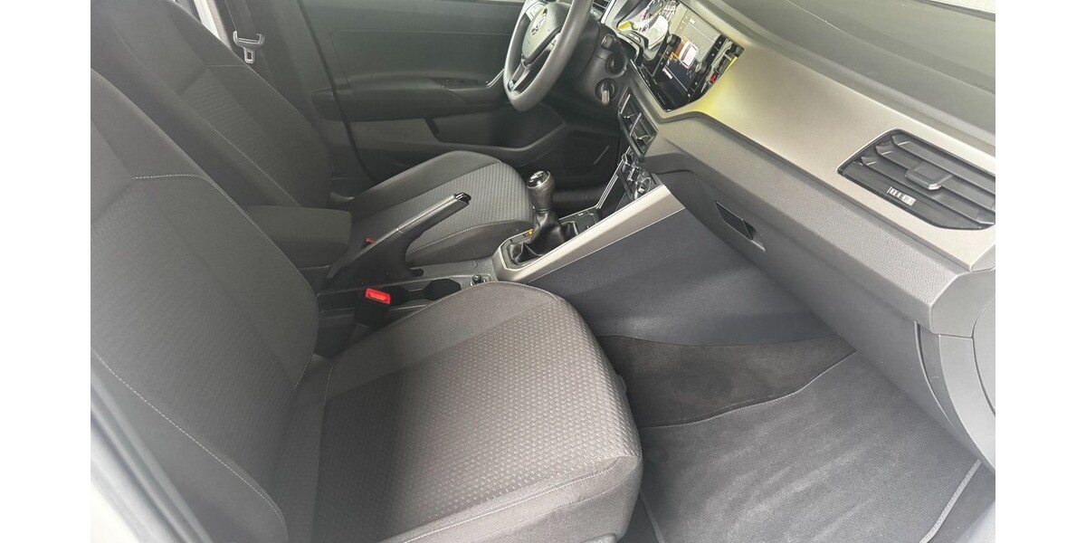 VW Polo 56.541 km 10.990 &euro; Berlin 10178