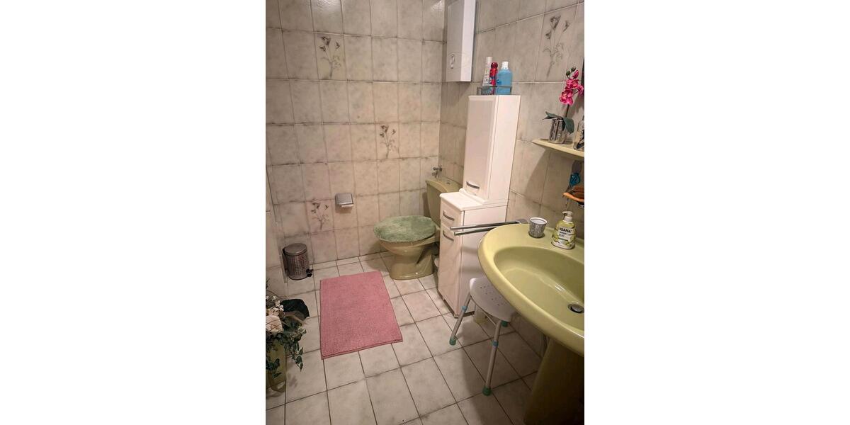 Reihenhaus Bornheim - 8 Zimmer, 137 m&sup2;, 440.000&euro; | Angebot:25422676