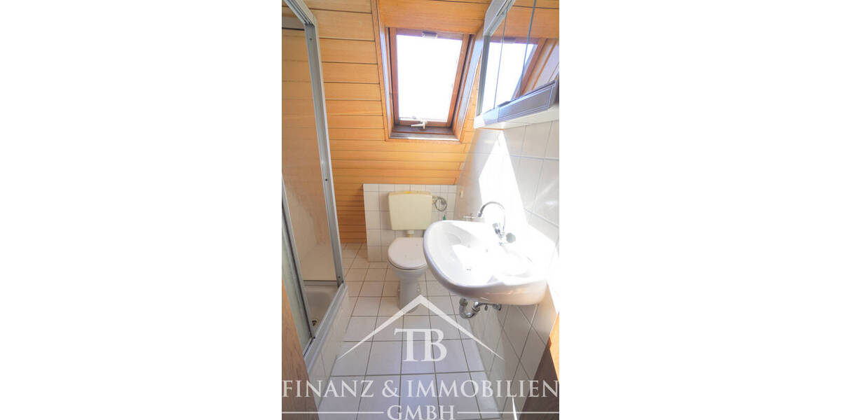 Einfamilienhaus Holtgast - 8 Zimmer, 180 m&sup2;, 260.000&euro; | Angebot:26787425