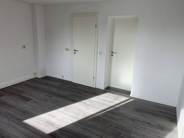 Überschaubar, vermietet und auch für Eigennutzer in ruhiger Lage - Mehrfamilienhaus, Wohnhaus Reinsdorf Vielau | Angebot:24042361