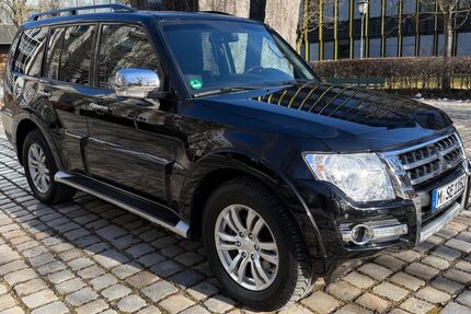 Mitsubishi Pajero 140.000 km 26.990 &euro; München 80805