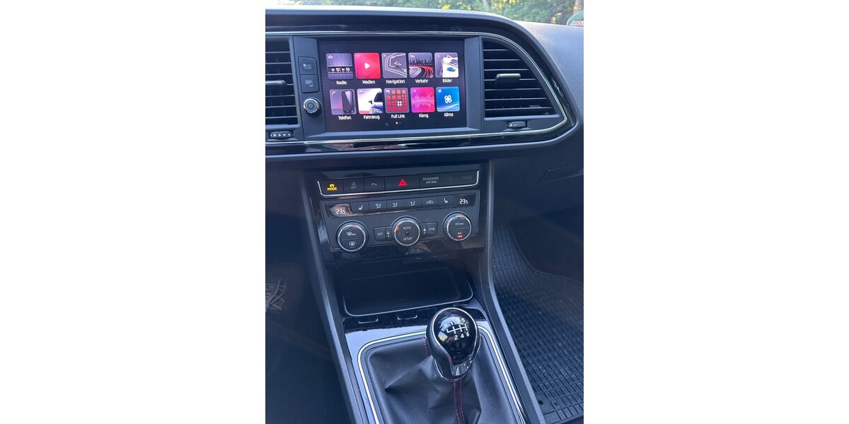 Seat Leon ST 52.000 km 15.500 &euro; Berlin 10178