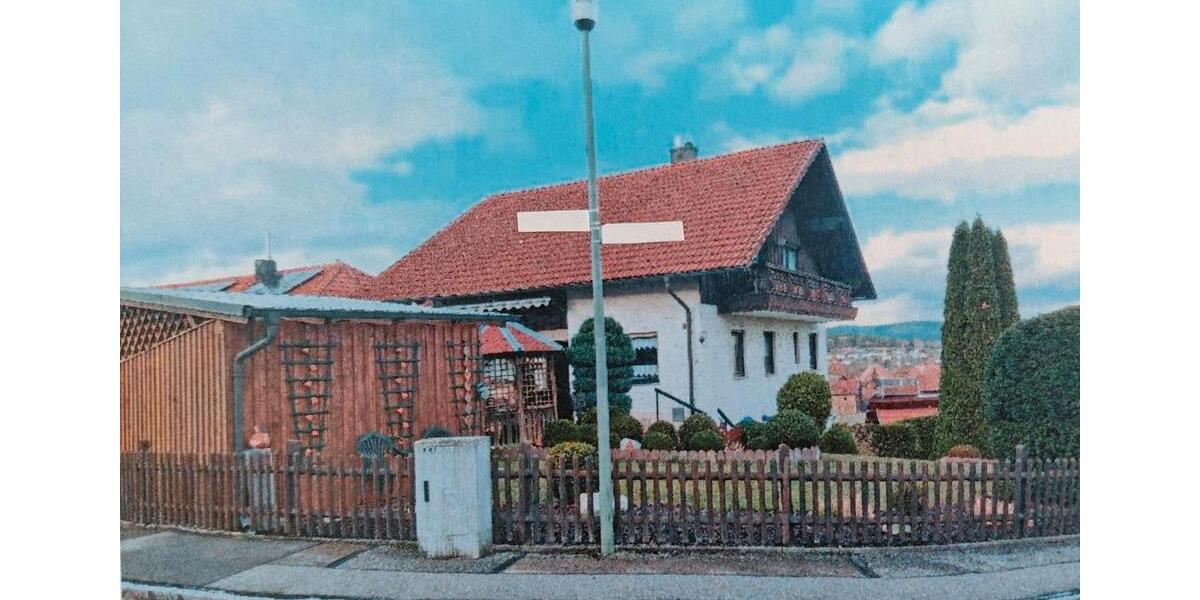 Einfamilienhaus Roding - 10 Zimmer, 180 m&sup2;, 1.300&euro; | Angebot:25126418