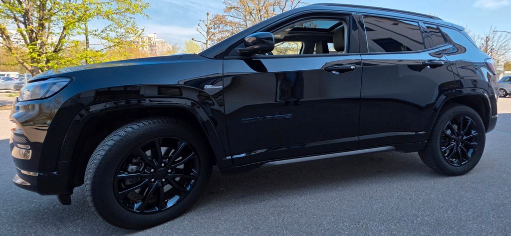 Jeep Compass 64.730 km 21.700 &euro; Augsburg 86156