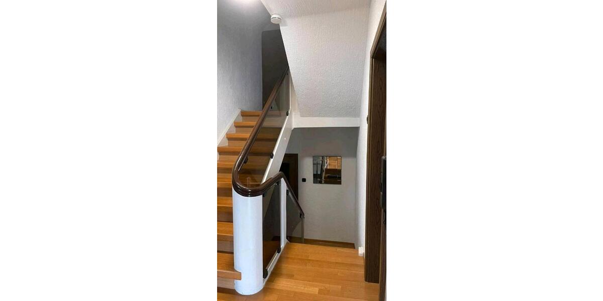 Mehrfamilienhaus, Wohnhaus Bad Schönborn - 7 Zimmer, 200 m&sup2;, 1.900&euro; | Angebot:26502569