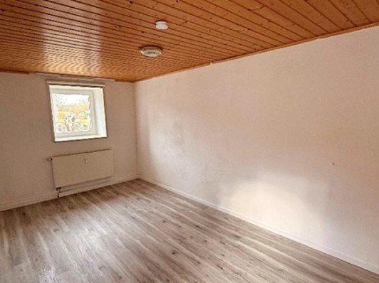 Erdgeschoßwohnung Gunzenhausen - 3.5 Zimmer, 123 m&sup2;, 860&euro; | Angebot:26432492