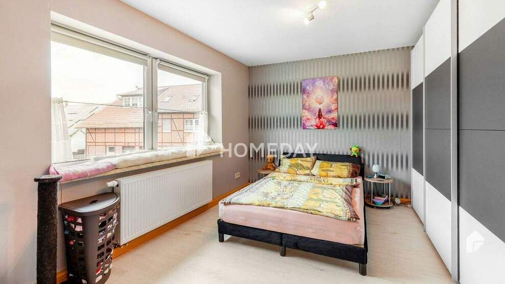 Charmantes Mehrfamilienhaus mit zwei Wohneinheiten, Garage, Carport und großzügigem Garten 8 zimmer