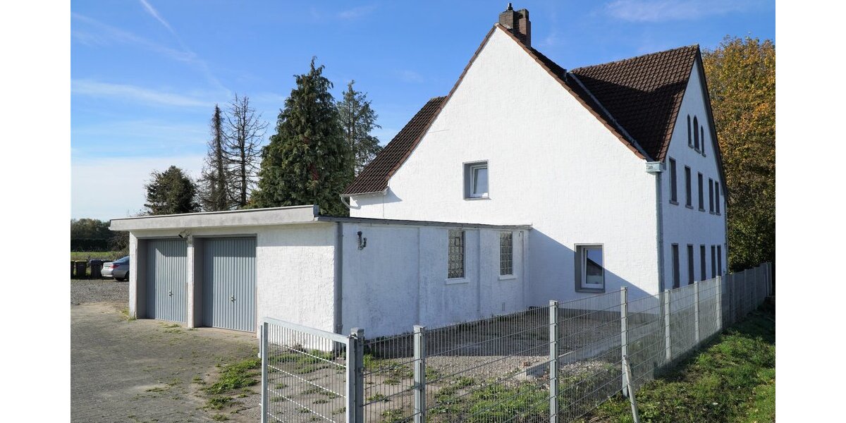 Ideal für Großfamilien! Gepflegtes 2 Familienhaus mit großem Grundstück ca. 2000 m² - Zweifamilienhaus Lage | Angebot:13352472