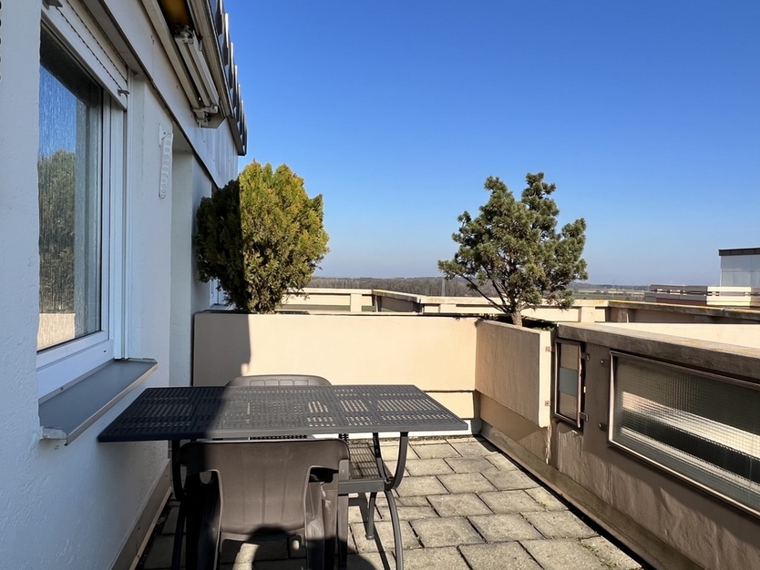 Sonnige Dachterrassenwohnung mit Alpenblick 2 zimmer