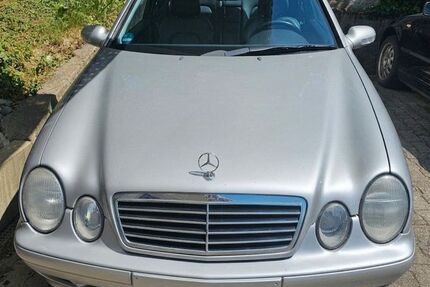 Mercedes-Benz CLK 200 189.500 km 1.200 &euro; Volkertshausen 78269