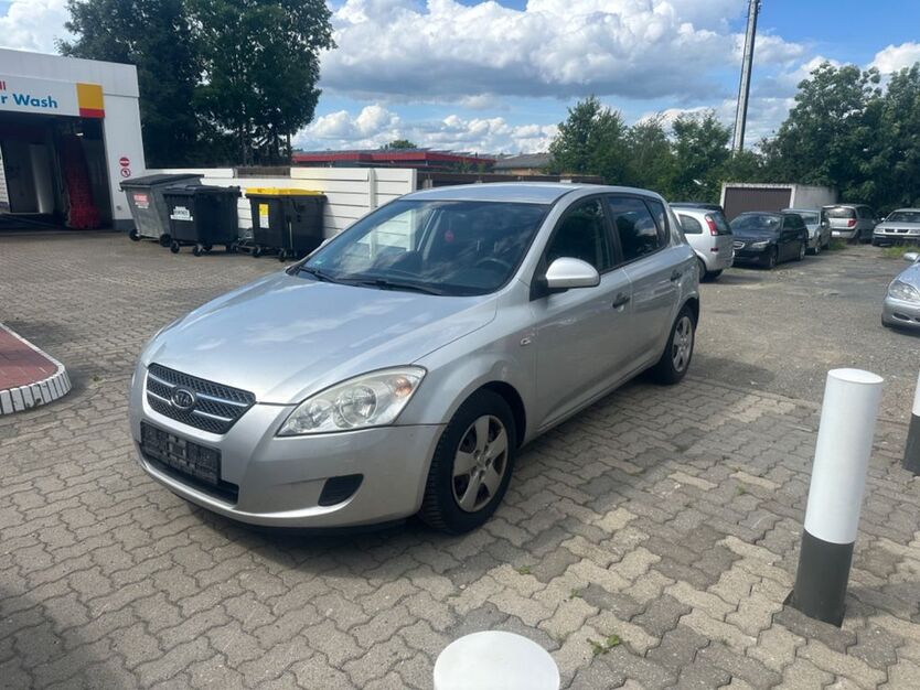 Kia ceed / Ceed 252.000 km 1.690 € Salzgitter 38229