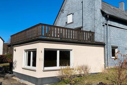 Haus Kreuztal - 5 Zimmer, 160 m&sup2;, 1.350&euro; | Angebot:24987601