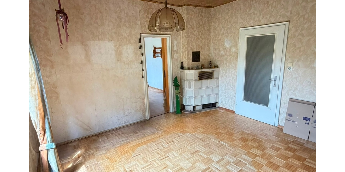 Potenzialstarkes Sanierungsobjekt: Freistehendes Ein- oder Zweifamilienhaus in Waldfischbach - Zweifamilienhaus Waldfischbach-Burgalben Rheinland-Pfalz | Angebot:27103932