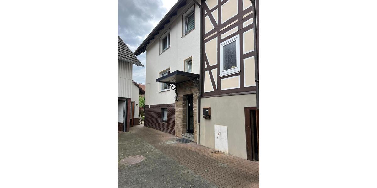 Etagenwohnung Berkatal - 6 Zimmer, 150 m&sup2;, 1.000&euro; | Angebot:25872359