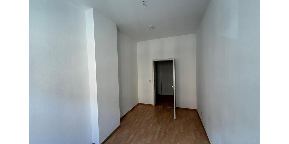 Etagenwohnung Zwickau - 5 Zimmer, 118 m&sup2;, 699&euro; | Angebot:25756475