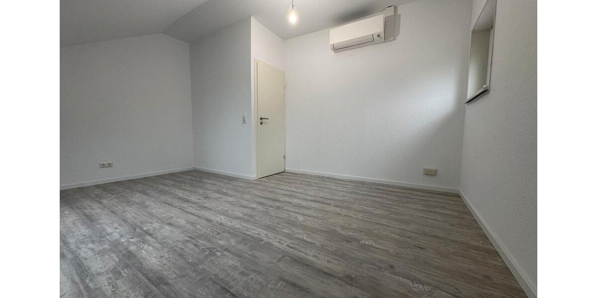 Dachgeschoßwohnung Gernsheim - 4 Zimmer, 86 m&sup2;, 1.250&euro; | Angebot:24565690