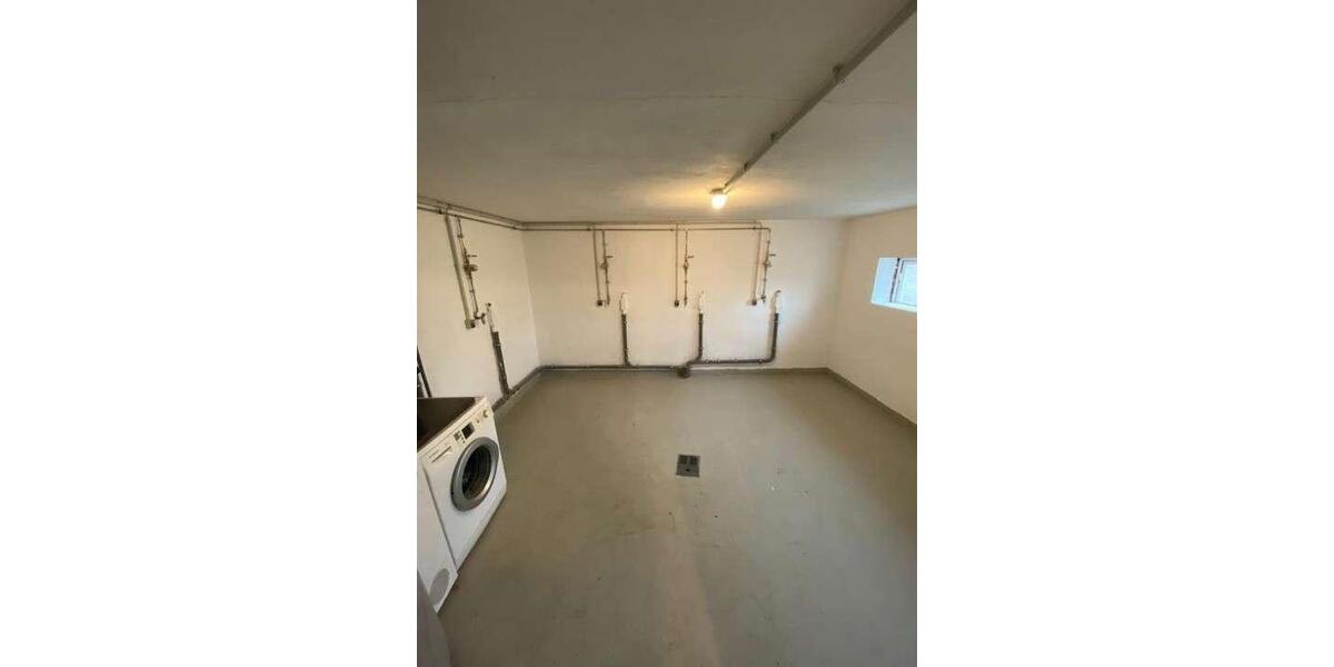 moderne 3,5 Zimmer im DG mit EBK 3 zimmer