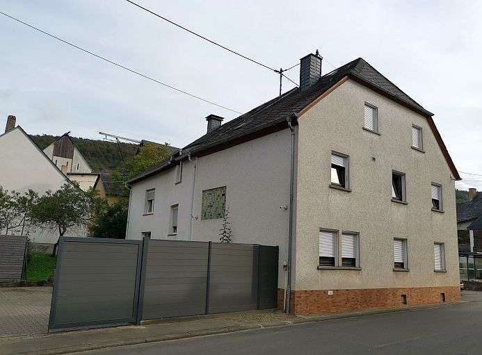 Haus zum Kaufen in Wintrich 239.000 € 143 m²