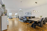 *** Lichtdurchflutete Dachgeschoßwohnung mit zwei sonnigen Dachterrassen in Top-Lage ***