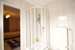 Großes modernisiertes EFH + EBK + Wintergarten + 3 Bäder mit 2 Stellplätzen vor dem Haus