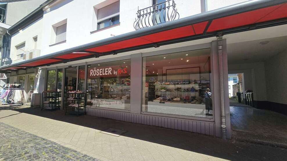 Einzelhandel in Dormagen 2.175 € 165 m²