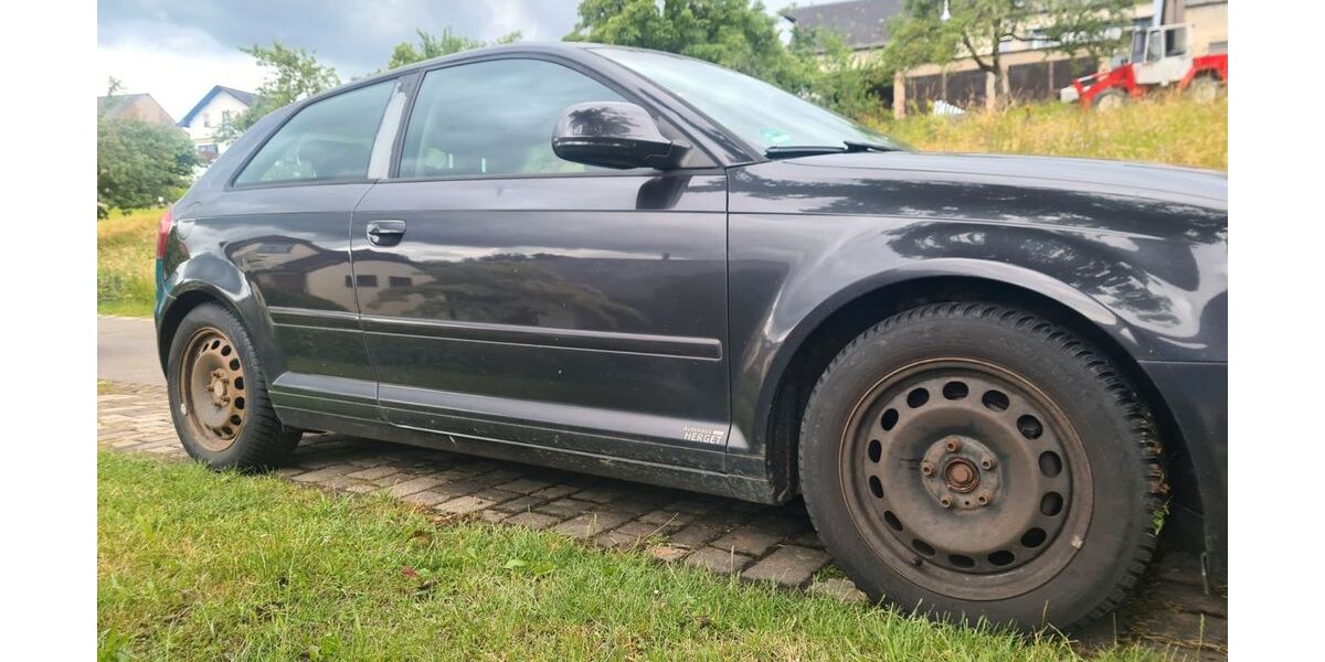 Audi A3 180.000 km 3.299 &euro; BESCHEID 54413