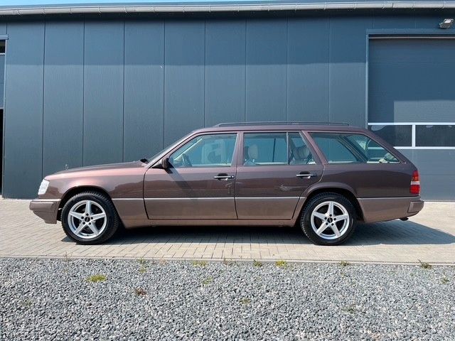 Mercedes-Benz E 200 102.291 km 12.490 &euro; Sylt 25980