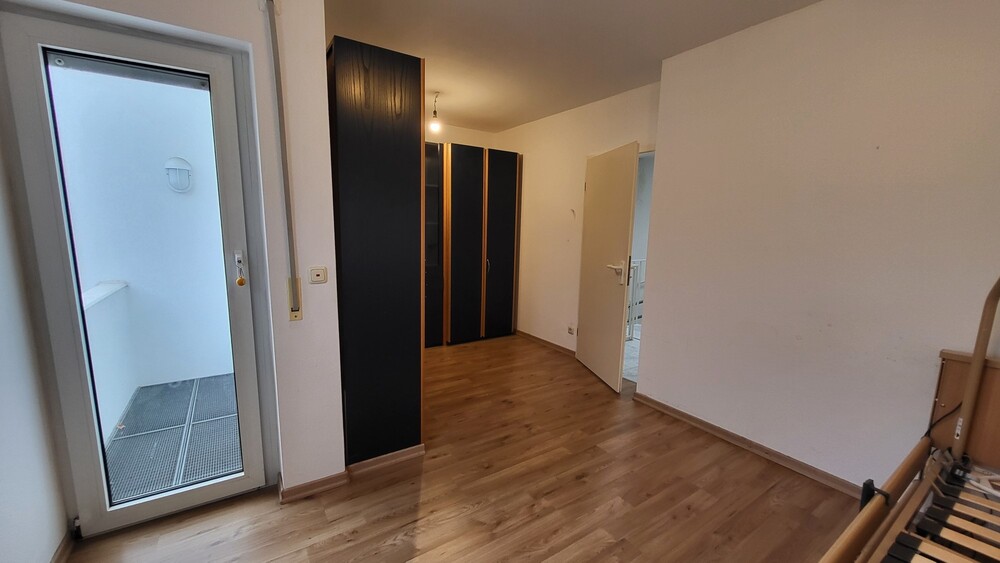 Wieder verfügbar! RMH mit Garage, 2 Balkonen, Garten und Terrasse - Reihenmittelhaus Wiesbaden Klarenthal | Angebot:25972229