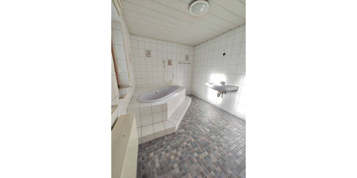 Reihenmittelhaus Östringen-Odenheim Odenheim - 1 Zimmer, 294 m&sup2;, 349.000&euro; | Angebot:26286509