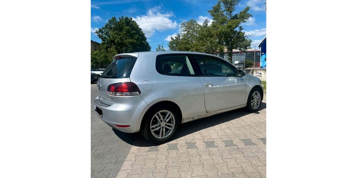VW Golf 174.000 km 2.900 &euro; Aschersleben 06449