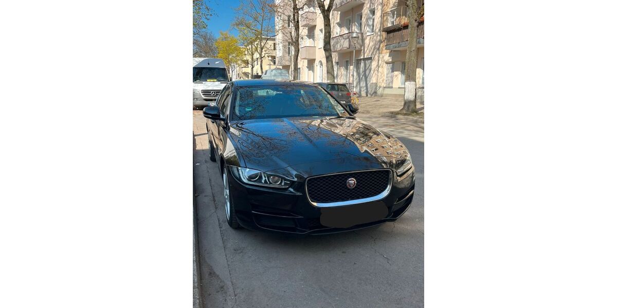 Jaguar XE 185.000 km 12.400 &euro; Daun 54550