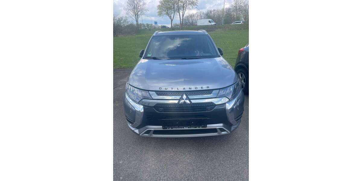 Mitsubishi Outlander 58.174 km 22.440 &euro; Lübeck 23560