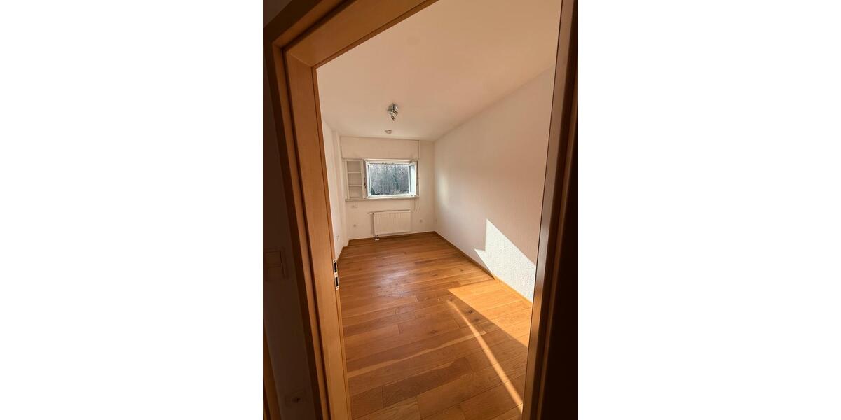 Etagenwohnung Hatzenbühl - 4 Zimmer, 125 m&sup2;, 1.100&euro; | Angebot:25415292