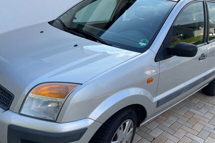 Ford Fusion 140.000 km 3.650 € Büren 33142