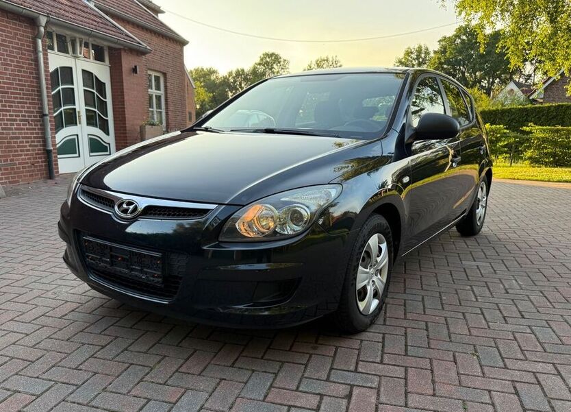 i30