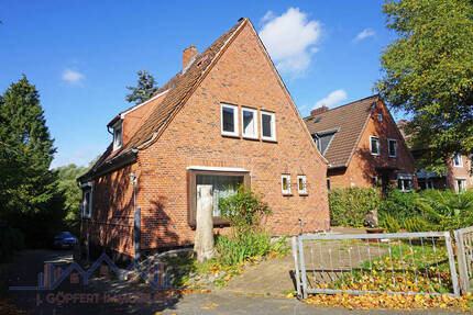 Ein Einfamilienhaus im Stadtteil Hassee mit sehr großen Grundstück wartet aus Sie!
