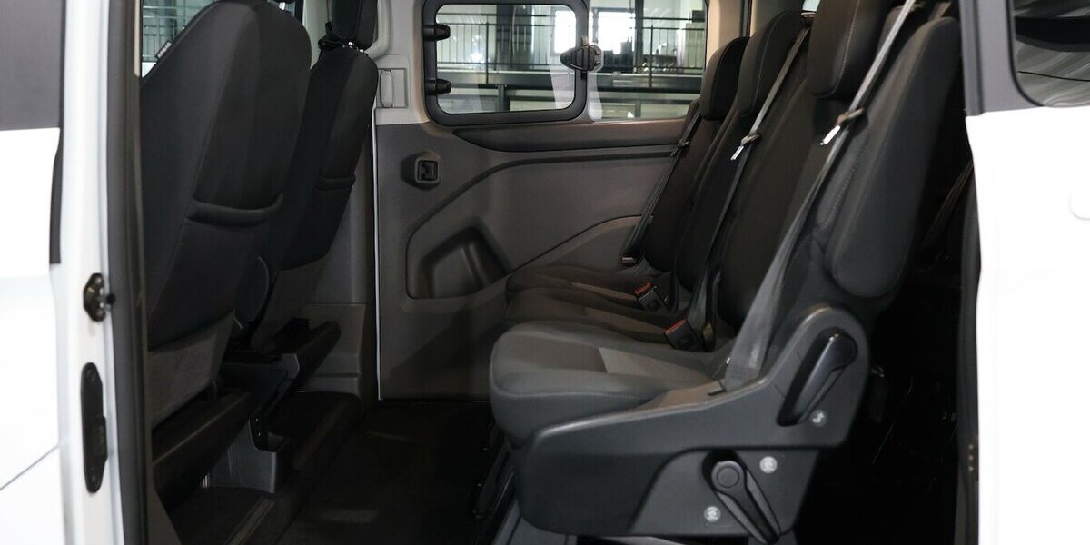 Ford Tourneo Custom 2.0 TDCI 320 L1 / 8-SITZER / NAVI 119.000 km 28.998 &euro; Hamm 59077