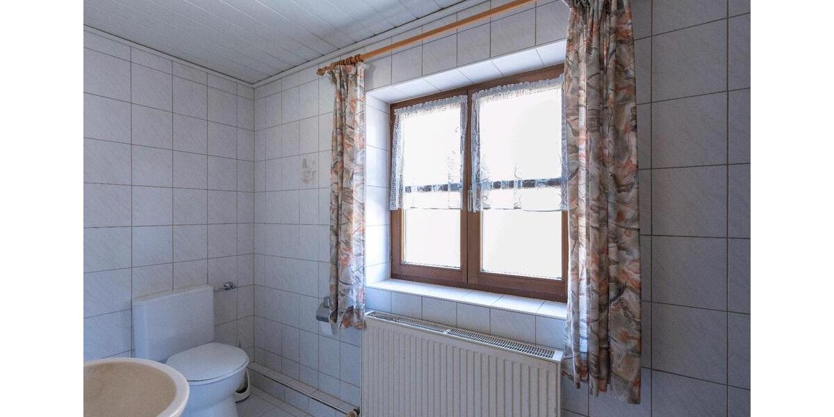 Mehrfamilienhaus, Wohnhaus Hutthurm - 12 Zimmer, 240 m&sup2;, 359.000&euro; | Angebot:26317026
