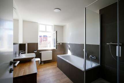 Wohnung Zwickau - 4 Zimmer, 103 m&sup2;, 170.000&euro; | Angebot:27207928