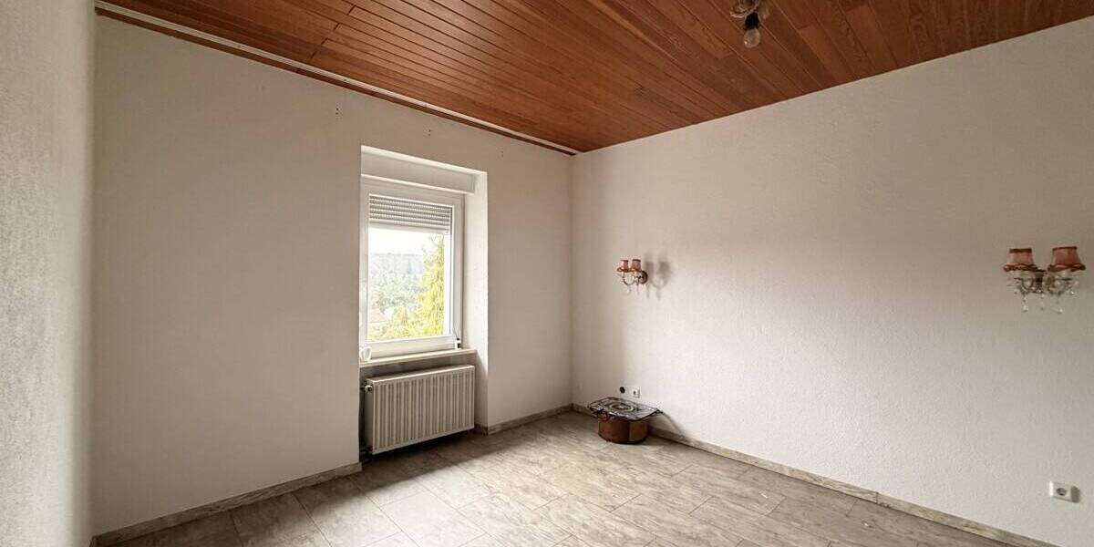 Mehrfamilienhaus, Wohnhaus Schiffweiler - 6 Zimmer, 184 m&sup2;, 265.000&euro; | Angebot:26290831