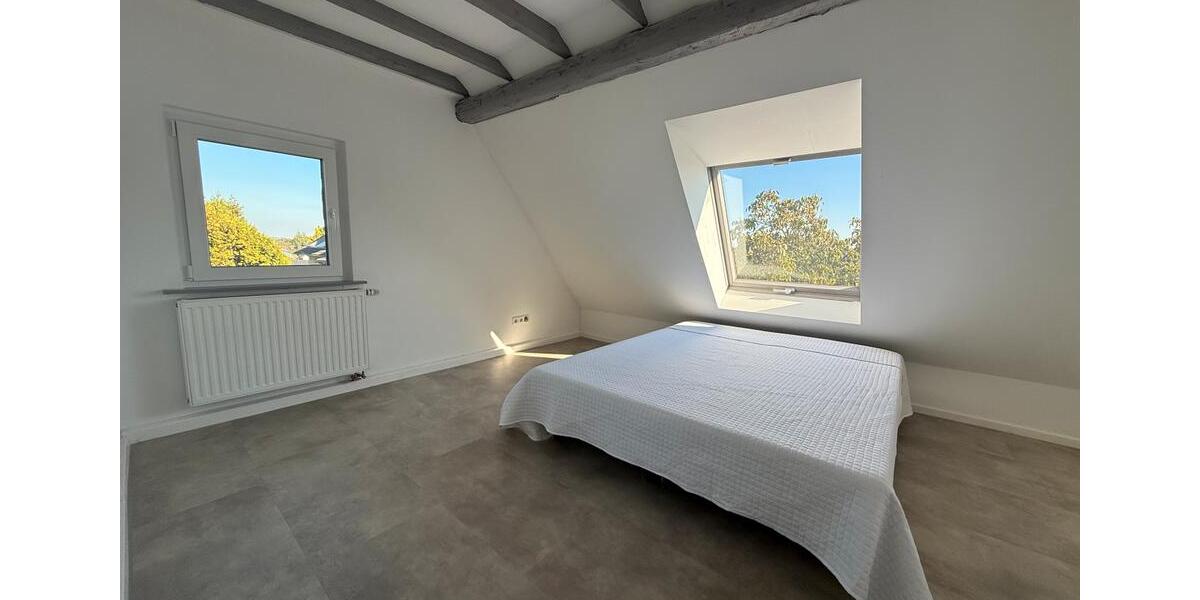 Dachgeschoßwohnung Hennef (Sieg) - 2 Zimmer, 54 m&sup2;, 690&euro; | Angebot:26278517