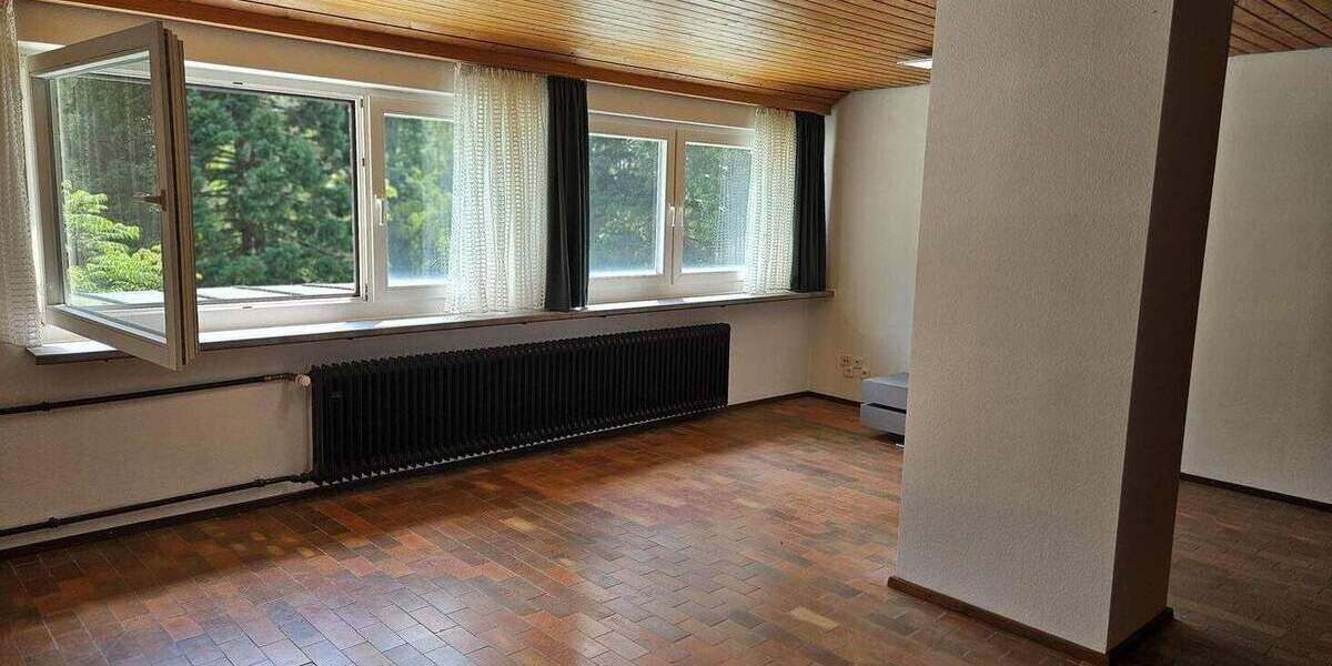 Großzügige 4-Zimmer-Dachgeschoss-Wohnung mit Balkon 4 zimmer