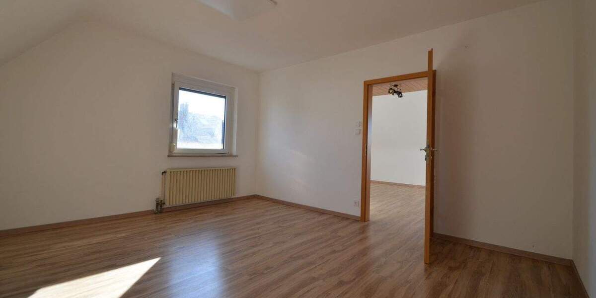 Mehrfamilienhaus, Wohnhaus Rutesheim - 7 Zimmer, 178 m&sup2;, 590.000&euro; | Angebot:25427685