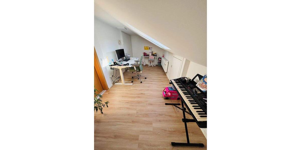 Reihenmittelhaus Fellbach Schmiden - 9 Zimmer, 184 m&sup2;, 749.000&euro; | Angebot:25392201