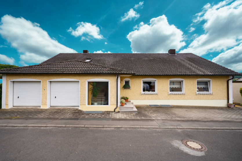 Haus zum Kaufen in Arnstein 490.000 € 257.98 m²