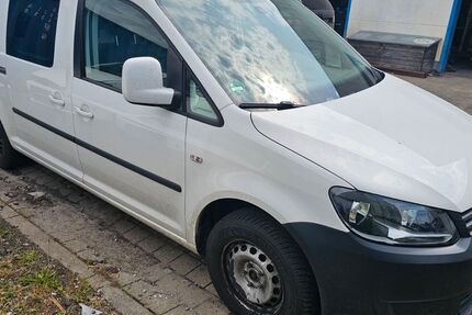 VW Caddy Maxi 147.000 km 9.499 &euro; Salzwedel OT Brietz 29410